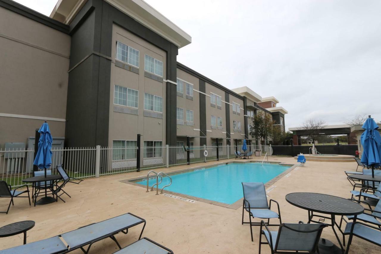 La Quinta By Wyndham Austin Nw/lakeline Mall Hotel 3*